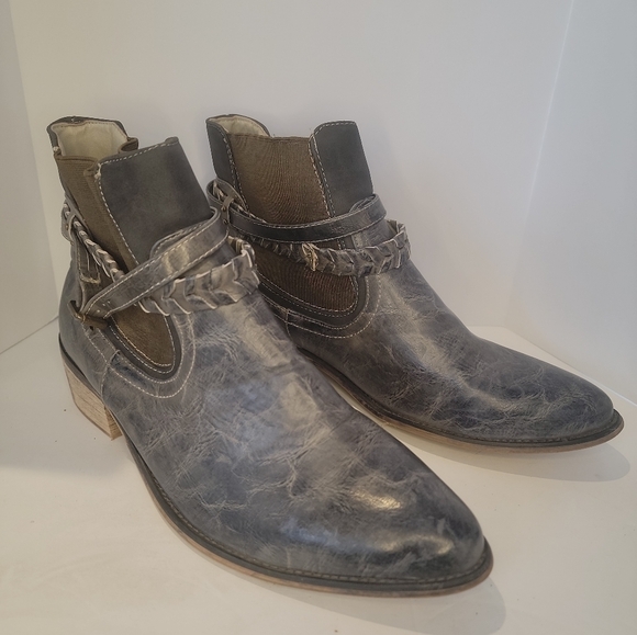 Maurices Womens jojo Ankle Chelsea Boots Gray Mid Heel Pull On - Picture 1 of 5